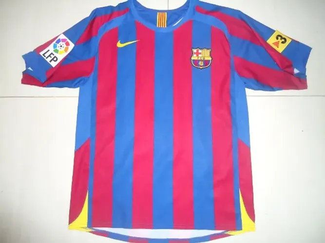 Camisa Barcelona 05/06 10 Ronaldinho