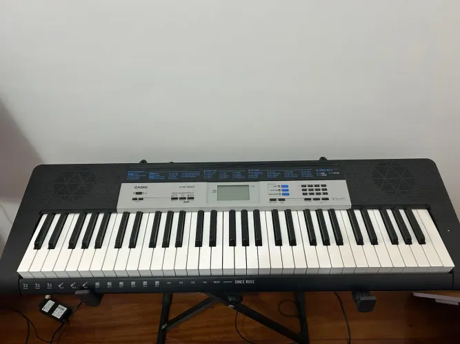 Teclado Casio CTK-1550 (61 Teclas)