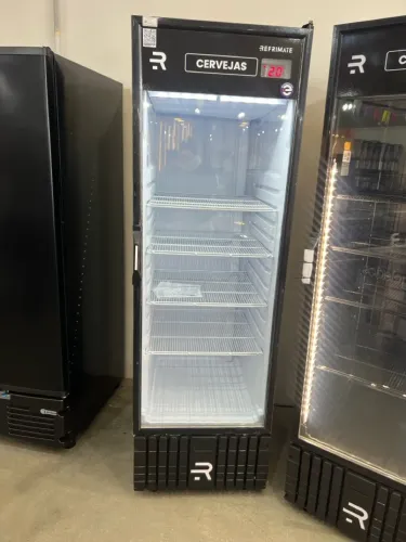 Cervejeira expositora 570L com vidro aquecido ! Não embaça - Ideal para seu negócio!