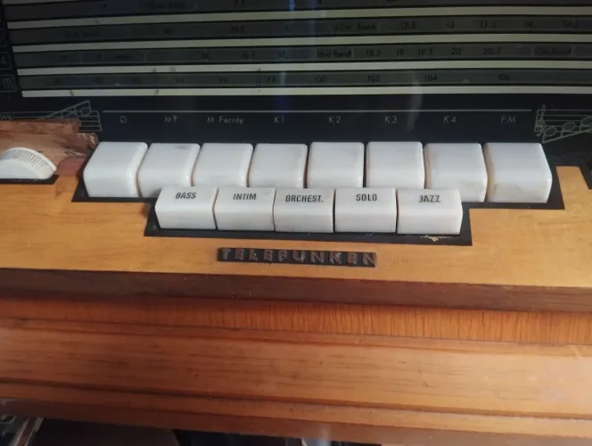 Rádio Telefunken Antigo