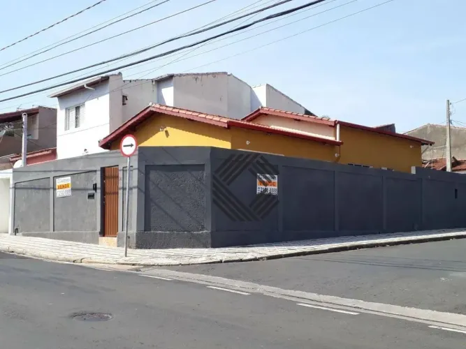 Casa com 3 quartos, sendo 1 suíte à venda, 166 m² por R$ 540.000 - Vila Assis - Sorocaba/S