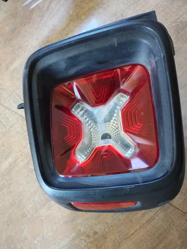 Lanterna Jeep Renegade LE