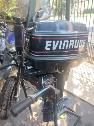 Motor EVENRUDI 25 HP