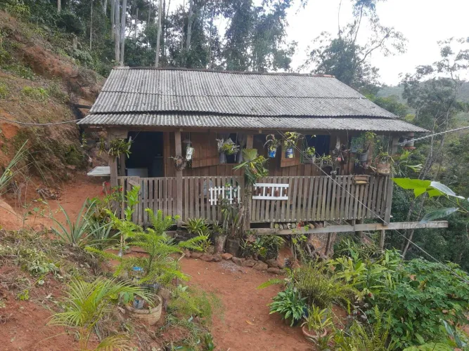 Vendo casa na roça