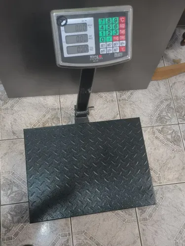 Balança Plataforma 150 kg com Bateria Interna Base  45 X 60 cm 