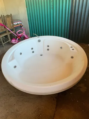 Banheira com Bomba Hidromassagem - Spa em Casa