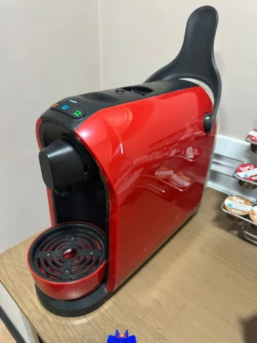 Cafeteira Três Corações Modo Semi Nova + 17 Cápsulas + Suporte + Cápsula de Limpeza - 220V