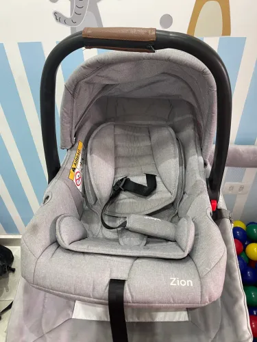 Bebê conforto semi novo