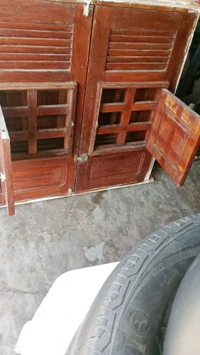 Portas de Madeira Massaranduba com Design Clássico