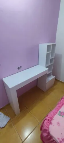 Escrivania nova, moderna