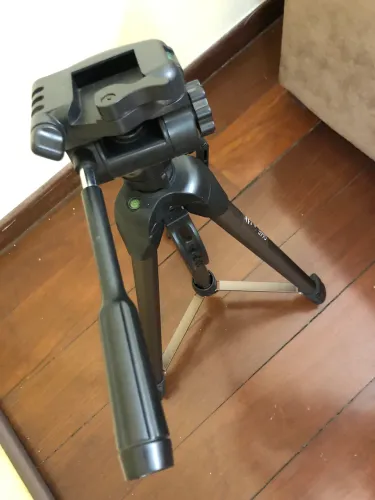 Tripé Greika para câmeras até 4 kg