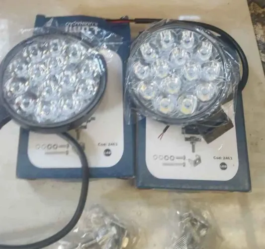 Kit 2 farol de  milha LED 84w novos na caixa  