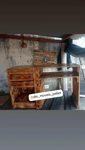 Escrivaninha rústica de madeira de pallet