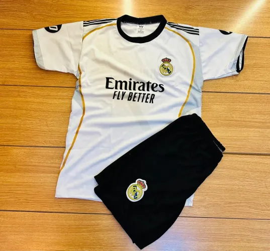Conjunto de Time Europeu Infantil