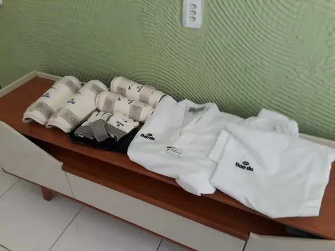 Dobok Daedo Taewkondo WT com Protetores 
