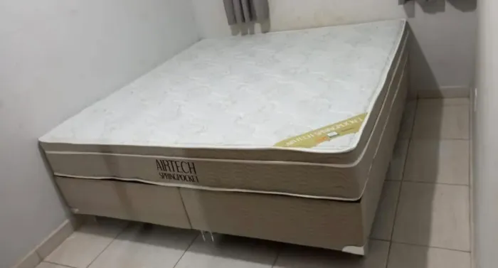 Cama box super king base e colchão Ortobom (nova)