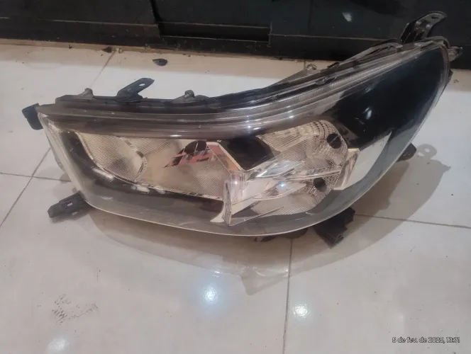 Farol Hilux LE (Sem Led)