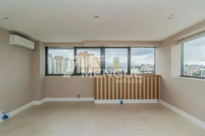 Sala comercial no bairro São Sebastião à venda em Porto Alegre com 24,90 m² por R$ 300.000