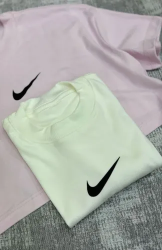 Cropped Camiseta Nike