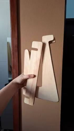 Suporte para notebook em madeira