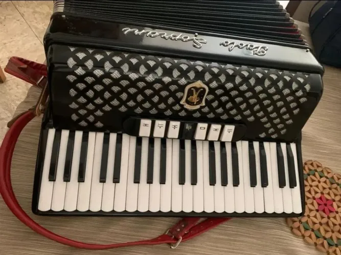 Acordeon 120 Baixos Paolo Soprani