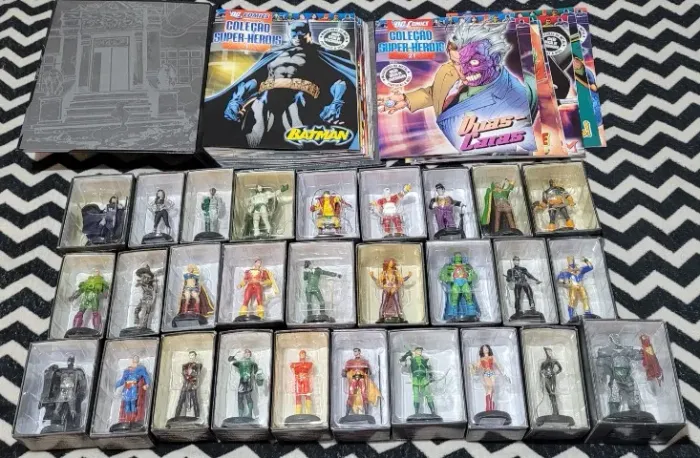 Coleção DC Eaglemoss Miniaturas Do 1 ao 27 + 27 Fascículos