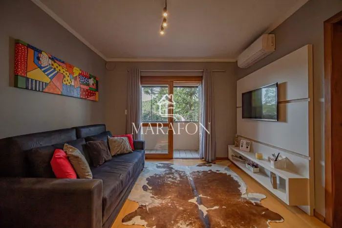 APARTAMENTO À VENDA NO CENTRO DE GRAMADO COM UM DORMITÓRIO!