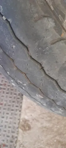 Pneu 8 lonas aro 14 para carga Ótimo estado