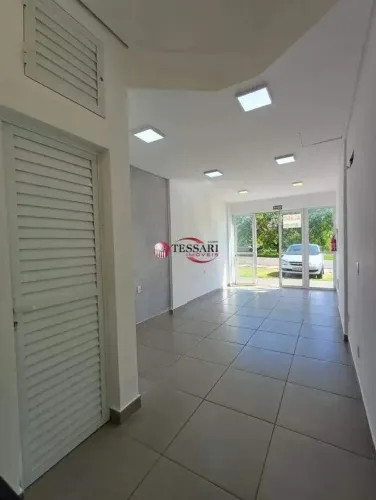 Vende Sala Comercial no São Francisco com 35m2 com acessibilidade e vagas na frente