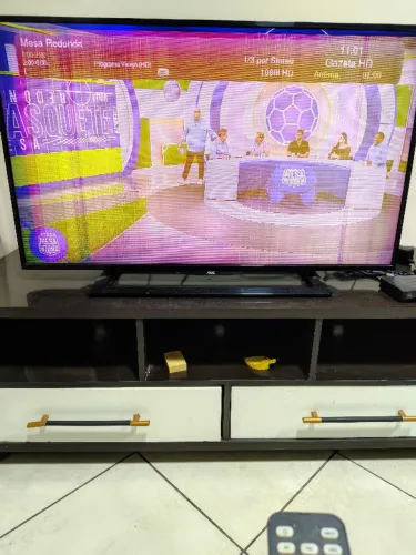 TV AOC 43" - Com defeito no display - Para Retirada de Peças - Tela e Placas ok.
