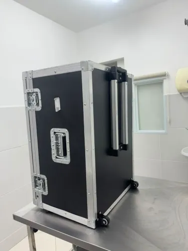 Flight Case 70x50x40 com Rodas e Alça Telescópica - Usado 1x