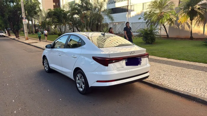 Hyundai HB20S Comfort Plus 1.0 Flex 12V Mec. 2025