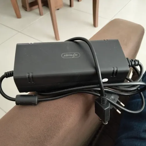 Fonte semi-nova para Xbox 360