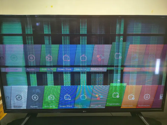 Tv LG 49 com listras
