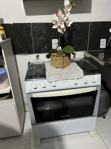 Fogão 5 bocas e forno funcionando perfeitamente