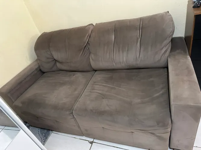 Vendo um sofá de dois lugares retrátil
