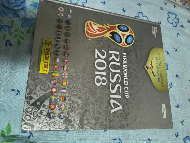 Álbum capa dura, prata copa 2018 + set de figurinhas+ kit atualização 2018