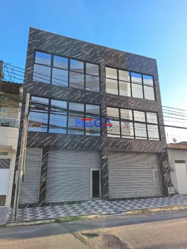 Prédio Comercial no bairro Jereissati em Maracanaú, CE