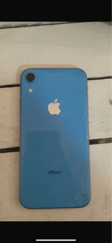 Vendo iPhone XR trincado a traseira e uma manchinha na tela 