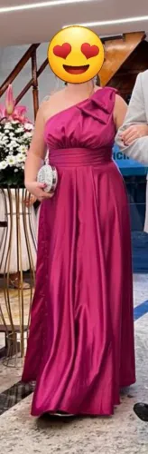 Vestido de festa fucsia 