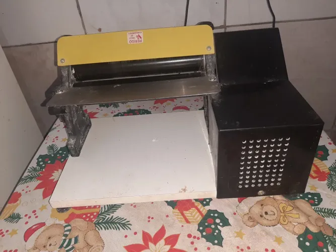 Cilindro Laminador e Misturador Elétrico - Cada um R$450,00.