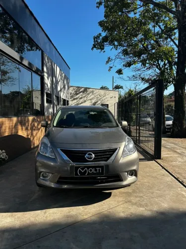 Nissan Versa SL 1.6 16V Flex Fuel 4P Mec. 2014