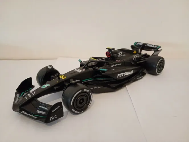 Miniatura - Mercedes F1 W14