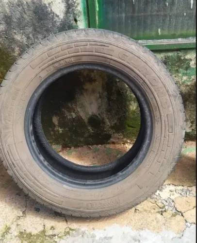 4 Pneus 175/70 R14 usados - bom estado / preço pra sair rápido