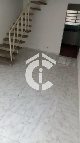 Sobrado à venda na Mooca, com 2 quartos, sem vaga - 54m²