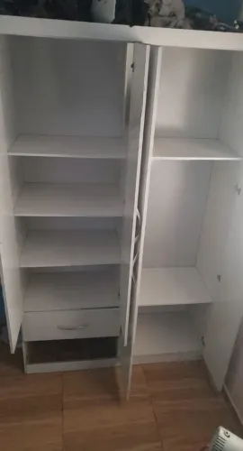 Guarda roupa branco