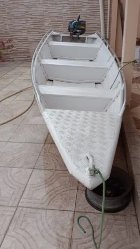 Lancha com motor Yamaha 15hp
