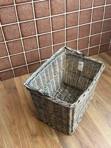 Cesto de palha para jardim