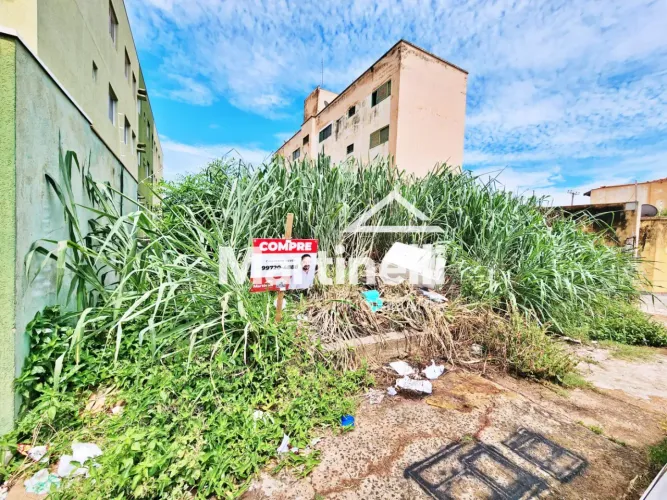 Terreno residencial / comercial à venda no Bairro Presidente Médici, próximo à Faculdade U