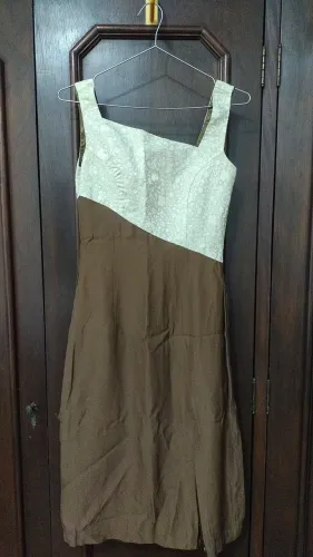 Vestido de festa marrom
